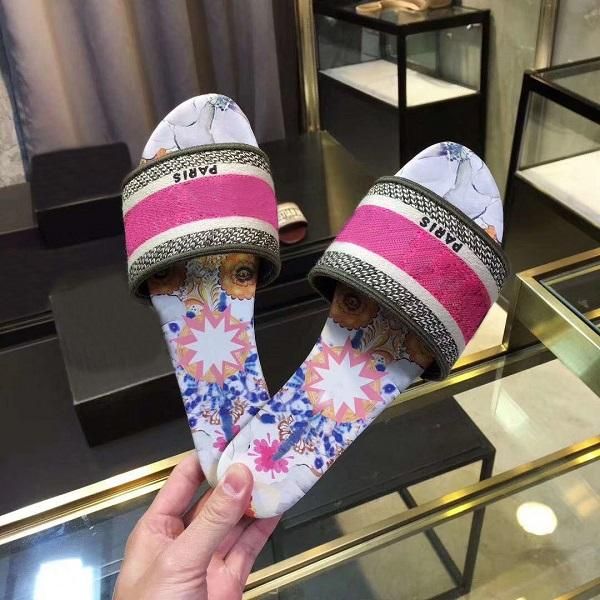 2020 paris luxury designers womens summer sandals slides slipper ladies flip flops girls striped embroidered floral slippers seaside flat, Black
2020 paris luxury designers womens summer sandals slides slipper ladies flip flops girls striped embroidered floral slippers seaside flat, Black