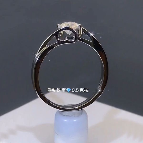 0.5 18k white gold moissanite diamond ring love heart women wedding party engagement anniversary ring classic 0.5 ct 5mm, Golden;silver
0.5 18k white gold moissanite diamond ring love heart women wedding party engagement anniversary ring classic 0.5 ct 5mm, Golden;silver
