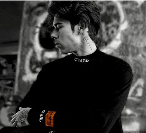 Mens Designer T Shirts Fashion Brand High Street Heron Preston hp Long Sleeve T Shirts Letter Embroidery Logo High Collar Hoodies
Mens Designer T Shirts Fashion Brand High Street Heron Preston hp Long Sleeve T Shirts Letter Embroidery Logo High Collar Hoodies