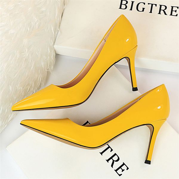 2020 nuevas mujeres amarillo azul 8,5 cm tacones altos bombas charol mujer scarpins oficina zapatos de tacón puntiagudos zapatos de talla, Black
2020 nuevas mujeres amarillo azul 8,5 cm tacones altos bombas charol mujer scarpins oficina zapatos de tacón puntiagudos zapatos de talla, Black
