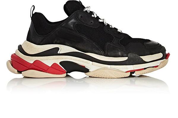 paris france triple s platform sneakers black red distressed low-lace-up suede mesh stacked midsole triple s trainers shoes
paris france triple s platform sneakers black red distressed low-lace-up suede mesh stacked midsole triple s trainers shoes