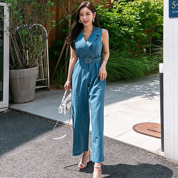 2020 summer new korean temperament belt suit collar waist slim loose straight trousers women's jumpsuit, Black;white
2020 summer new korean temperament belt suit collar waist slim loose straight trousers women's jumpsuit, Black;white