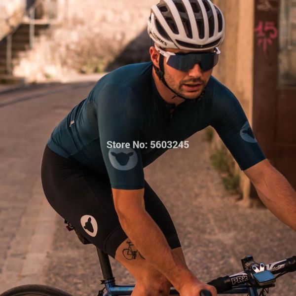 2020 quality black mtb lightweight gray blue bike short sleeve cycling jerseys road mtb ropa ciclismo speed bicycle shirt, Black;red
2020 quality black mtb lightweight gray blue bike short sleeve cycling jerseys road mtb ropa ciclismo speed bicycle shirt, Black;red