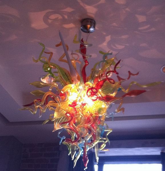 новое поступление мини-люстра поп-арт домашнего декора элегантный chihuly стиль ручной выдувные муранского стекла подвесной светильник
новое поступление мини-люстра поп-арт домашнего декора элегантный chihuly стиль ручной выдувные муранского стекла подвесной светильник