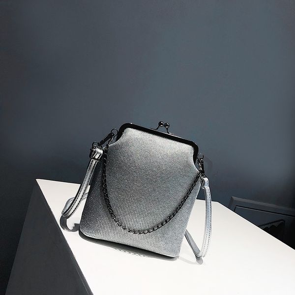 chain bag 2019 new trend shell bag korean version of the simple fashion single product shoulder diagonal package
chain bag 2019 new trend shell bag korean version of the simple fashion single product shoulder diagonal package