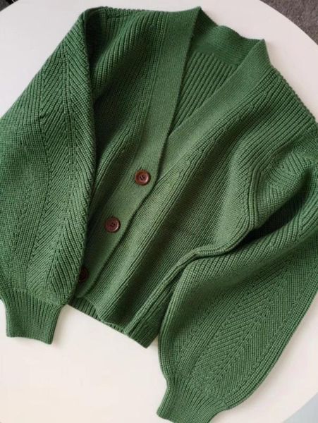 женская шерсть вязаный кардиган v neck однобортный вязаный свитер сплошного цвета перемычка осень зима, White
женская шерсть вязаный кардиган v neck однобортный вязаный свитер сплошного цвета перемычка осень зима, White