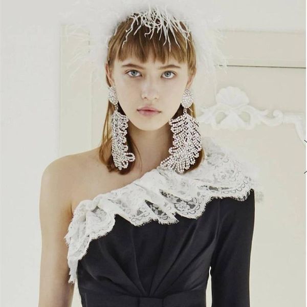 2020 shiny rhinestone feather dangle earrings for women fashion jewelry maxi exaggerated earrings accessories, Silver
2020 shiny rhinestone feather dangle earrings for women fashion jewelry maxi exaggerated earrings accessories, Silver
