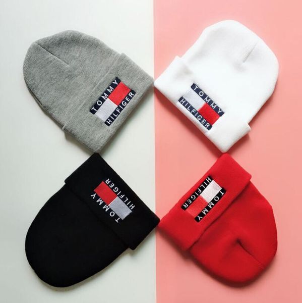 new short pinstripe knit hats for men and women are popular in autumn and winter, Blue;gray
new short pinstripe knit hats for men and women are popular in autumn and winter, Blue;gray
