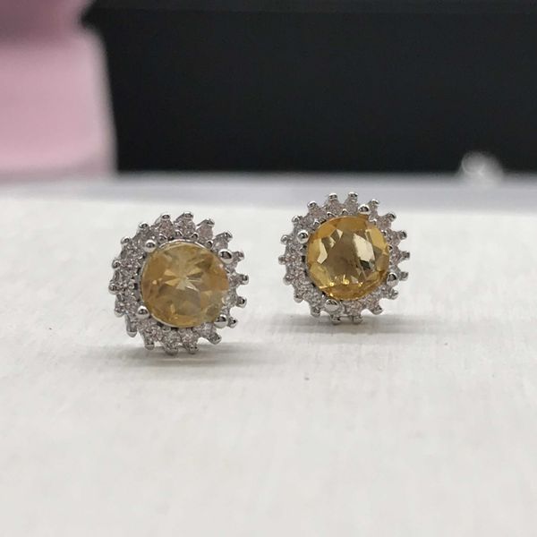 simple citrine silver ring for office lady 5 mm * 5 mm natural citrine earri solid 925 silver jewelry girl birthday gift, Golden;silver
simple citrine silver ring for office lady 5 mm * 5 mm natural citrine earri solid 925 silver jewelry girl birthday gift, Golden;silver