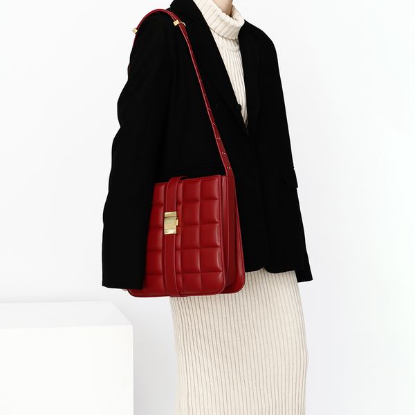 2019 new type of christmas bag the annual red festive single-shoulder oblique package luxury handbags women bags designer
2019 new type of christmas bag the annual red festive single-shoulder oblique package luxury handbags women bags designer