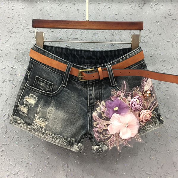 korean summer lady womens low waist ripped hole embroidery sequins flower denim shorts , female women cuffs glitter jeans shorts, White;black
korean summer lady womens low waist ripped hole embroidery sequins flower denim shorts , female women cuffs glitter jeans shorts, White;black