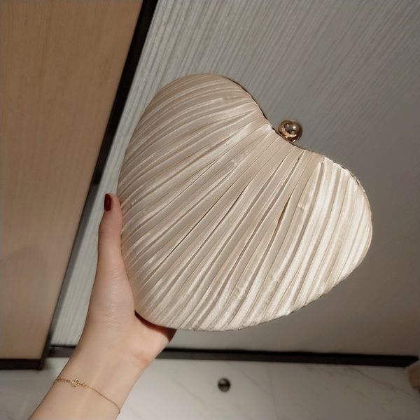 fashion women bag heart shape day clutch purse handbags chain shoulder lady evening bags phone key pocket bags
fashion women bag heart shape day clutch purse handbags chain shoulder lady evening bags phone key pocket bags