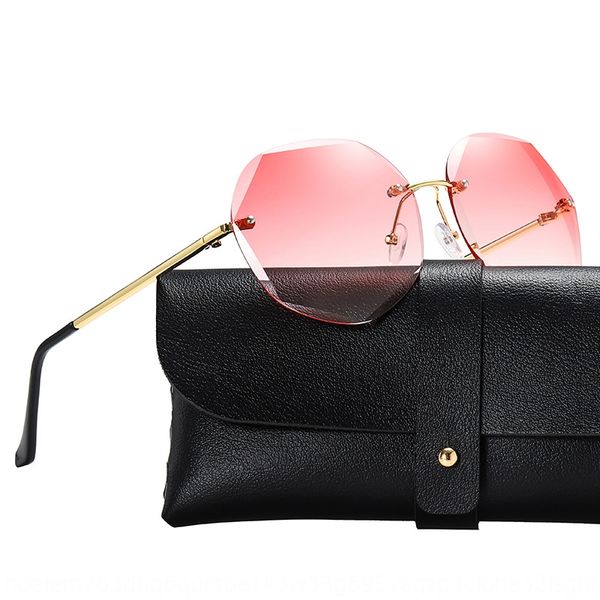 2020 women's round frame metal ocean sheet cutting sun paper-cut sun glasses sunglasses 9020 street auction, White;black
2020 women's round frame metal ocean sheet cutting sun paper-cut sun glasses sunglasses 9020 street auction, White;black