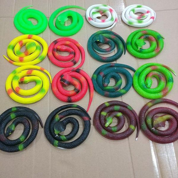 novelty halloween gift tricky funny spoof toys simulation soft scary fake snake horror toy for party event
novelty halloween gift tricky funny spoof toys simulation soft scary fake snake horror toy for party event