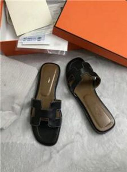 2021 new designer luxury designer womens fashion pearl sandals lady slippers summer casual slippers flip flops flat sandy shoes t169, Black
2021 new designer luxury designer womens fashion pearl sandals lady slippers summer casual slippers flip flops flat sandy shoes t169, Black