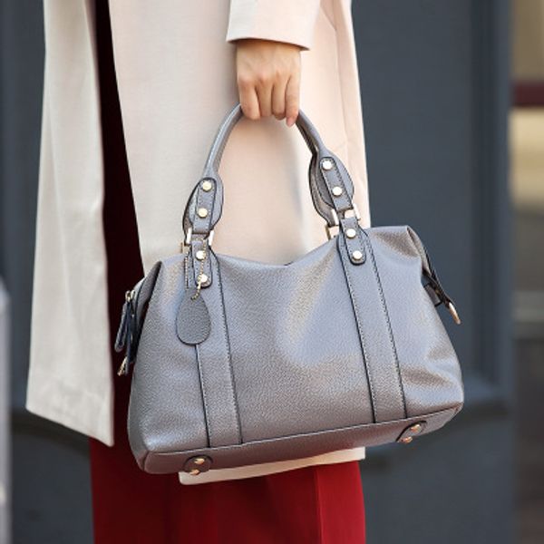 the new trend goes with a stylish one-shoulder bag, a large pillow bag for women across the shoulder, and a high-quality luxury handbag
the new trend goes with a stylish one-shoulder bag, a large pillow bag for women across the shoulder, and a high-quality luxury handbag