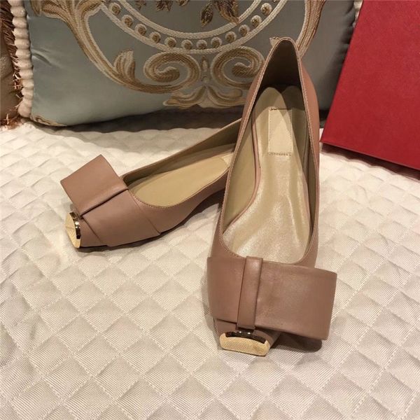 2020 brand fashion luxury designer women shoes high heels brand fashion luxury designer women shoes superstar flats heels women dress shoes, Black
2020 brand fashion luxury designer women shoes high heels brand fashion luxury designer women shoes superstar flats heels women dress shoes, Black