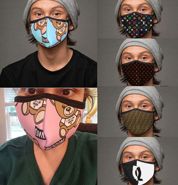 Взрослый маска для лица многоразовые Письмо печати дизайнер пылезащитная маска УФ-доказательство моющиеся бег езда велосипед Маска DHL GREAT 2833
Взрослый маска для лица многоразовые Письмо печати дизайнер пылезащитная маска УФ-доказательство моющиеся бег езда велосипед Маска DHL GREAT 2833