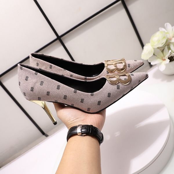 2019 new spring new classic evening dinner shoes elegant ladies high heels B-shaped metal decorative leather women's shoes
2019 new spring new classic evening dinner shoes elegant ladies high heels B-shaped metal decorative leather women's shoes