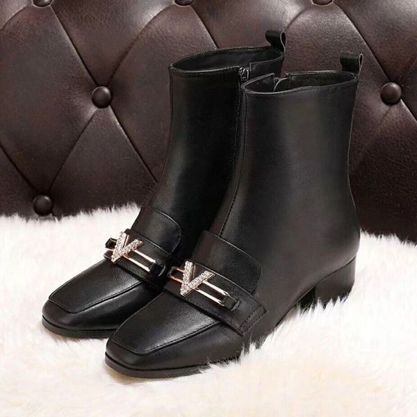 fashions medium tube boots ladies' boots high-end all leather comfortable casual shoes, martin high heel personality size35-39, Black
fashions medium tube boots ladies' boots high-end all leather comfortable casual shoes, martin high heel personality size35-39, Black