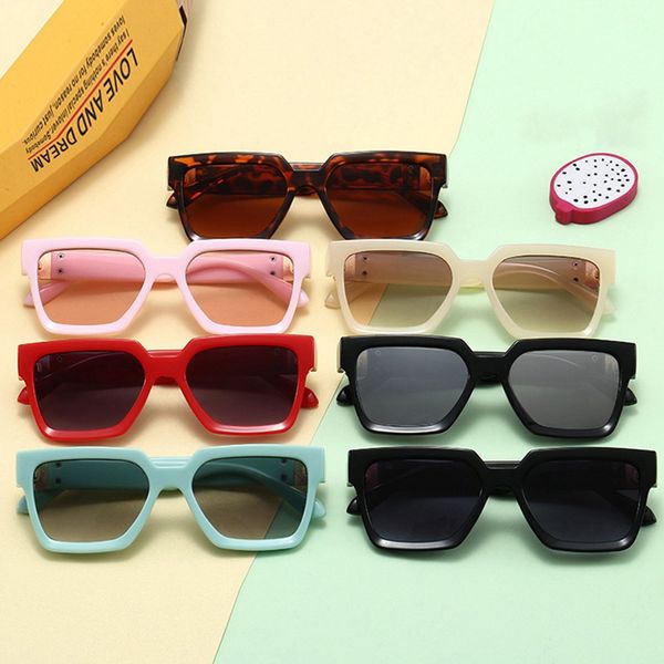 2020 новых дети солнцезащитных очков мода классического box мальчики и девочки солнцезащитных очков детей, White;black
2020 новых дети солнцезащитных очков мода классического box мальчики и девочки солнцезащитных очков детей, White;black