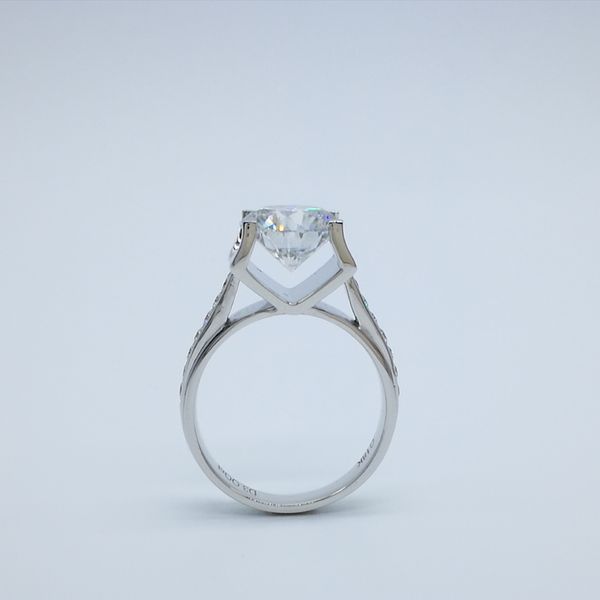 domineering horns shape 9k,14k,18k moissanite diamond rings 3ct color d/f vvs for engagement and marriage proposal, Slivery;golden
domineering horns shape 9k,14k,18k moissanite diamond rings 3ct color d/f vvs for engagement and marriage proposal, Slivery;golden