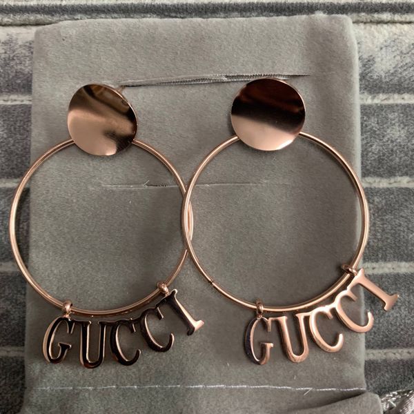 2020 new arrival european usa fashion titanium steel rose gold letter dangle drop earrings for women girls hyperbole jewelry, Slivery;golden
2020 new arrival european usa fashion titanium steel rose gold letter dangle drop earrings for women girls hyperbole jewelry, Slivery;golden