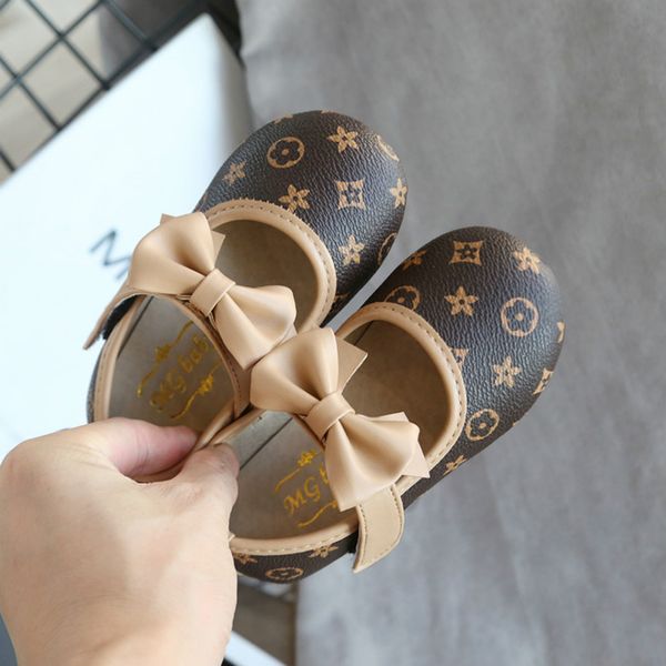 children designer flat shoes 2020 spring fashion bow single shoes baby toddler first walker kids brand letters printed shoes quality, Black;grey
children designer flat shoes 2020 spring fashion bow single shoes baby toddler first walker kids brand letters printed shoes quality, Black;grey