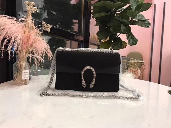 2018 new arrival women velvet suede handbags elegant shoulder bag fashion contrast colour shoulder bags 28cm ing
2018 new arrival women velvet suede handbags elegant shoulder bag fashion contrast colour shoulder bags 28cm ing