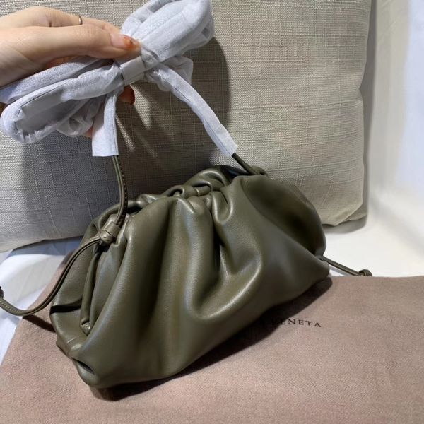 2020 designer latest fashion woman handbag lady luxury bo design pouch bag high v style crossbody shoulder bag clutch bag 22cm 
2020 designer latest fashion woman handbag lady luxury bo design pouch bag high v style crossbody shoulder bag clutch bag 22cm