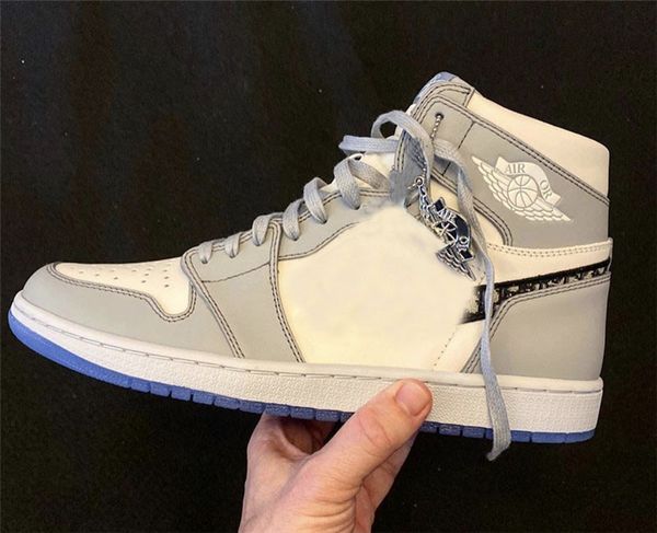 2020 release authentic air high 1 og x 10dior retro grey 308jordan black sail white men basketball shoes sports sneakers with original box, White;red
2020 release authentic air high 1 og x 10dior retro grey 308jordan black sail white men basketball shoes sports sneakers with original box, White;red