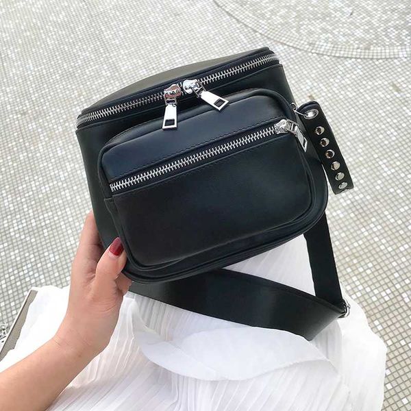 business small box shape single shoulder bag casual women crossbody bag pu leather black & white with wide shoulder belt
business small box shape single shoulder bag casual women crossbody bag pu leather black & white with wide shoulder belt