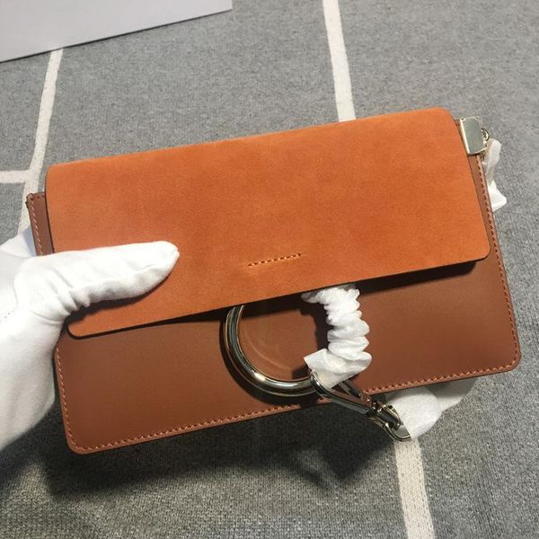 luxurious2019 женщина zhenpi xia воловья кожа косой ранец fye одно плечо диагональная лаконичная цепь кольцо пакет пакет
luxurious2019 женщина zhenpi xia воловья кожа косой ранец fye одно плечо диагональная лаконичная цепь кольцо пакет пакет