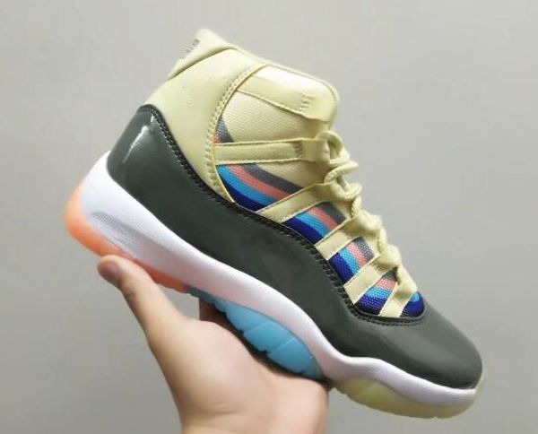 2020 new arrival 11s low high green grey leather meshes outdoor shoes shoes size 40-47 
2020 new arrival 11s low high green grey leather meshes outdoor shoes shoes size 40-47