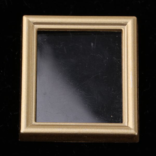1:12 miniature golden square picture frame dollhouse decoration accessories, alloy & vintage
1:12 miniature golden square picture frame dollhouse decoration accessories, alloy & vintage