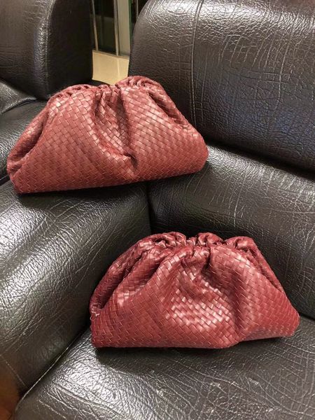 new arrival 2019 summer wholesale designer sell it cloud bag real genuine leather soft touch fashion lady handbag designer clutches bag
new arrival 2019 summer wholesale designer sell it cloud bag real genuine leather soft touch fashion lady handbag designer clutches bag