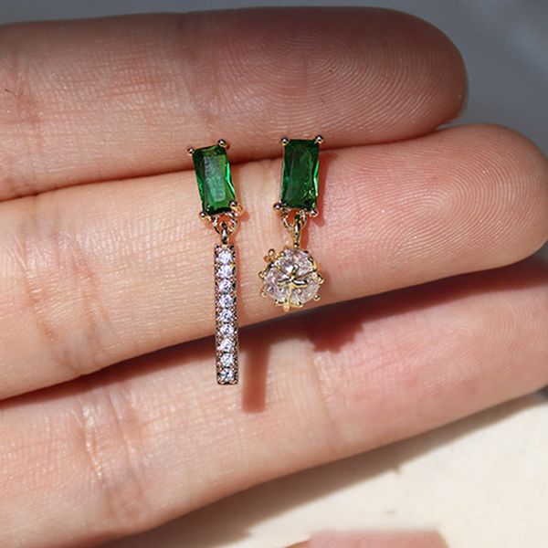 925 sterling silver asymmetrical emerald earrings fashionable zircon 's cube women's stud earrings 925 silver jewelry ear, Golden;silver
925 sterling silver asymmetrical emerald earrings fashionable zircon 's cube women's stud earrings 925 silver jewelry ear, Golden;silver