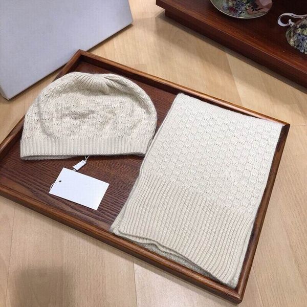 2020 new arrival cotton knitting white hats & scarves sets cap women's winter comfortable warm hats with box, Blue;gray
2020 new arrival cotton knitting white hats & scarves sets cap women's winter comfortable warm hats with box, Blue;gray