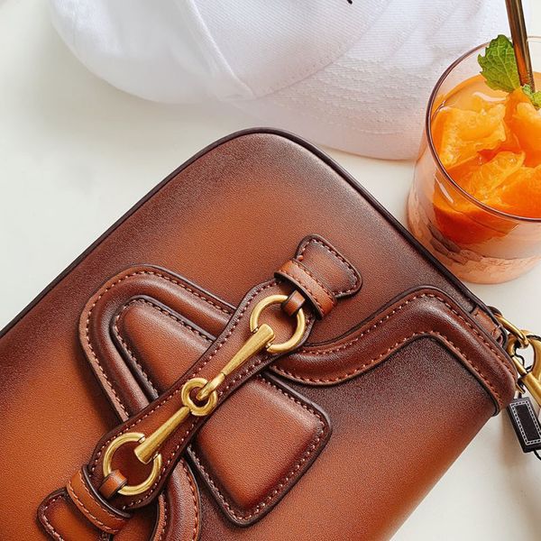 new retro saddle handbag insert buckle genuine leather bag shoulder messenger bag flap crossbody bag strap shoulder handbag tote bags
new retro saddle handbag insert buckle genuine leather bag shoulder messenger bag flap crossbody bag strap shoulder handbag tote bags