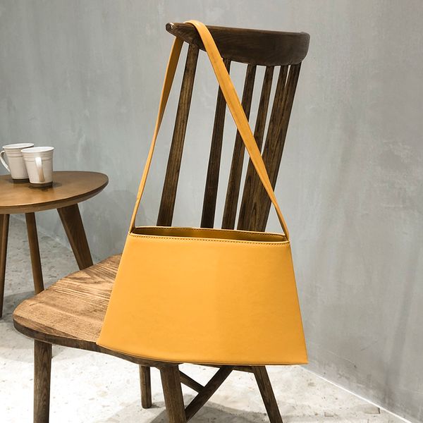 designer-female bag senior sense minority bag 2019 new bucket simple irregular shoulder leather commuter
designer-female bag senior sense minority bag 2019 new bucket simple irregular shoulder leather commuter