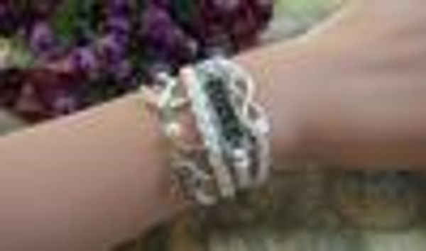 wholesale- bracelets cuff bangle bird with pearl charm bracelet in silver-white wax cords and leather braid bracelets jewelry hy1000, Golden;silver
wholesale- bracelets cuff bangle bird with pearl charm bracelet in silver-white wax cords and leather braid bracelets jewelry hy1000, Golden;silver