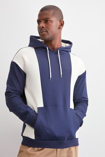 trendyol male hooded kangaroo pocket long-sleeve sweatshirt tmnaw20sw0526, Black
trendyol male hooded kangaroo pocket long-sleeve sweatshirt tmnaw20sw0526, Black