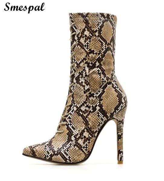 women snake print 11.5 cm heeled pointed toe above ankle boots shoes, Black 
women snake print 11.5 cm heeled pointed toe above ankle boots shoes, Black