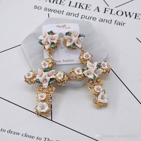 new design baroque ceramic cross stud earrings for women fashion punk jewelry crystal flower statement earrings brincos bijoux, Golden;silver
new design baroque ceramic cross stud earrings for women fashion punk jewelry crystal flower statement earrings brincos bijoux, Golden;silver