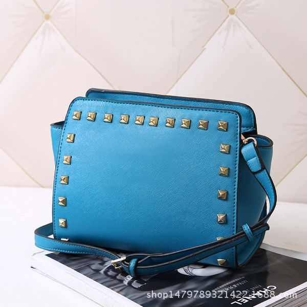 2019 new explosion models handbags shoulder diagonal smiley bag packet wings bags
2019 new explosion models handbags shoulder diagonal smiley bag packet wings bags