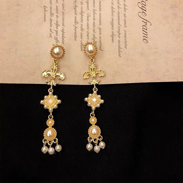 retro baroque court style pearl cross crystal long tassel gold metal earrings for woman temperament fashion jewelry accessories, Silver
retro baroque court style pearl cross crystal long tassel gold metal earrings for woman temperament fashion jewelry accessories, Silver