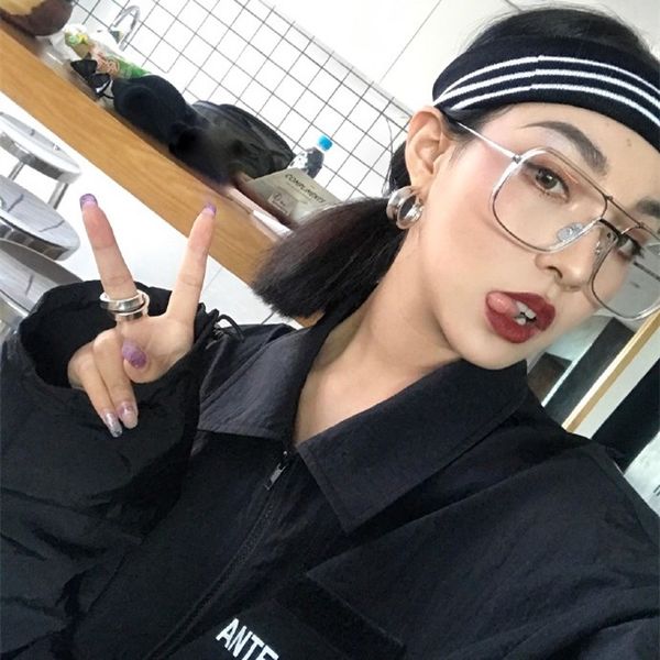 yu mi quartet large frame sunglasses brilliance yu li yuchun baby star of the same paragraph plain mirror womens makeup-style glasses, White;black
yu mi quartet large frame sunglasses brilliance yu li yuchun baby star of the same paragraph plain mirror womens makeup-style glasses, White;black