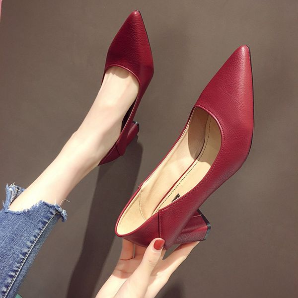 2020 women leather pumps shoes office lady high heel pointy toe slip on work shoes spring summer classic heel 6 cm, Black
2020 women leather pumps shoes office lady high heel pointy toe slip on work shoes spring summer classic heel 6 cm, Black