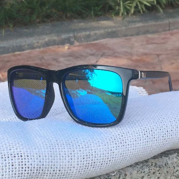 luxury reggaeon brand hd polarized sunglasses men classic design goggles coating lens women leisure square shades sun glasses, White;black
luxury reggaeon brand hd polarized sunglasses men classic design goggles coating lens women leisure square shades sun glasses, White;black