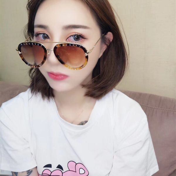 wholesale-sunglasses for women designer popular fashion 2208s oval full frame summer style uv protection lens come with case, White;black
wholesale-sunglasses for women designer popular fashion 2208s oval full frame summer style uv protection lens come with case, White;black